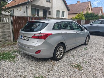 Hyundai i30 1.6CRDi 94kW - TOP STAV - 4
