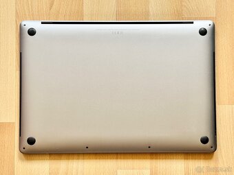 MacBook Pro 16" i7-2.6GHz/16GB/512GB, Výdrž batérie 6 hod. - 4