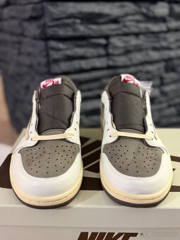 Jordan 1 Low Travis Scott Reverse Mocha - 4