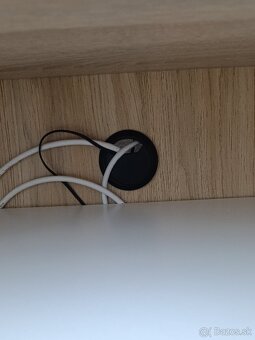 Televízny stolík zo svetlého duba - 4