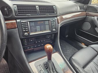 BMW E38 - 4