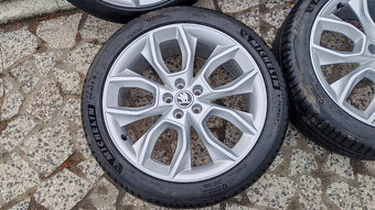 5x100 R18 --- ÓSKODA KAMIQ - 4