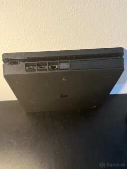 Predám Hernú konzolu PS4 Slim 500GB Minimálne známky používa - 4