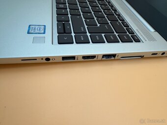 Notebook HP 14″ s procesorom Intel Core i5 a 32 GB RAM - 4
