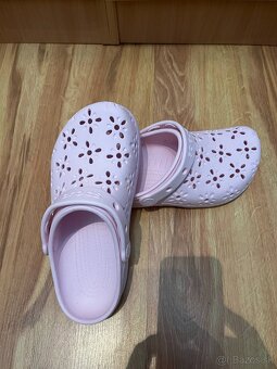 Šľapky Crocs ružové - 4