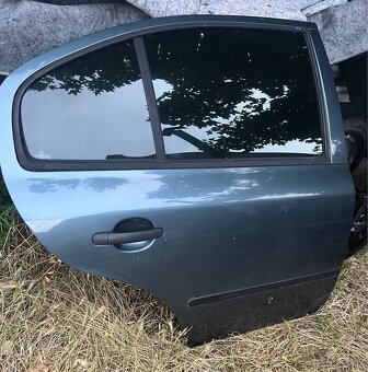 Škoda Octavia 1 zadný nárazník zadne dvere - 4