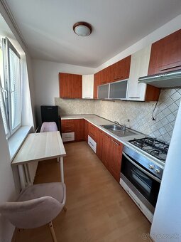 Na predaj 2-izbový byt s loggiou v Humennom sídlisko 2A - 4