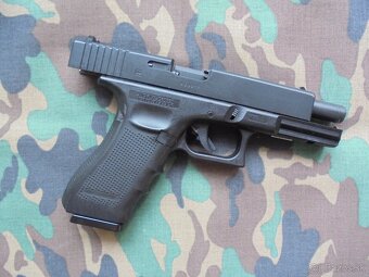 Umarex Glock 17 Gen. 4 4,5 mm CO2 GBB. - 4