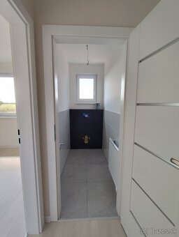 NA PREDAJ 3x NOVOSTAVBA LEVICE- ČASŤ MALÝ KIAR - 4