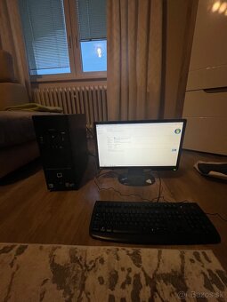 Stolový počítač+ príslušenstvo - 4