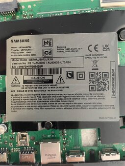 ND TV Samsung UE70AU8072U - 4