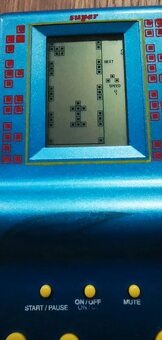 Predám retro Hru Brick game E - 9999 in 1 - 4