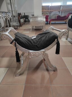 Strieborná sofa -leňoška - 4