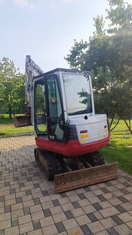 Minibager Takeuchi TB228 - 4