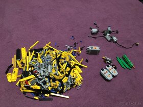 LEGO TECHNIC 42030 VOLVO L350F - 4