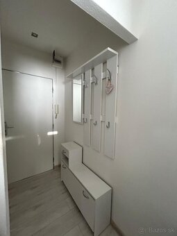 Moderná garsónka na Chrenovej s výbornou dostupn - 4