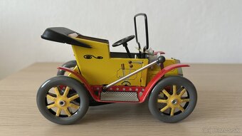 Retro hračka Dědeček automobil KOVAP - 4