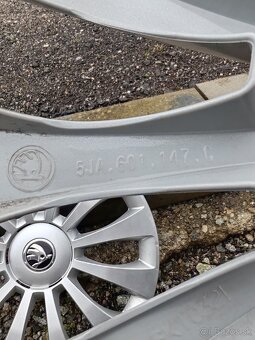 Puklice ŠKODA "15 ORIGINAL - 4