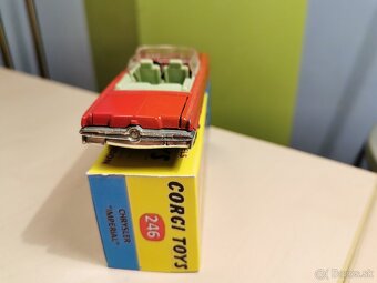 Corgi toys Chrysler Imperial - 4