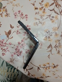 Predám samsung galaxy z flip3 - 4