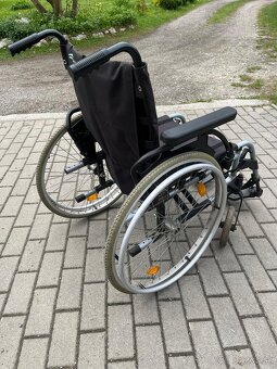 Predám invalidný vozík so šírkou sedu 48cm - 4
