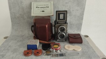 Starý fotoaparat Flexaret s příslušenstvím - 4