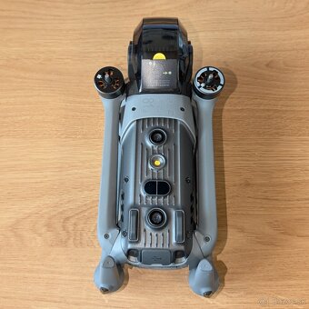 DJI Air 3S telo - 4