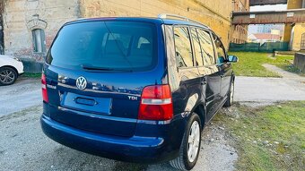 Volkswagen Touran 2.0TDI Highline - 4