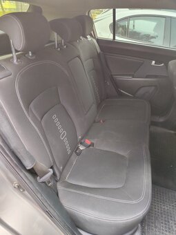 Predaj Kia Sportage SL 4WD 2,0 CRDI EX+XENÓN+ŤAŽNÉ - 4