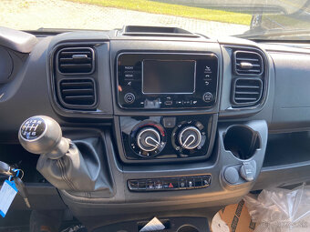 PEUGEOT BOXER 2,2 BlueHDI 180k MT6 Van 3,5t | L4H3 - 4