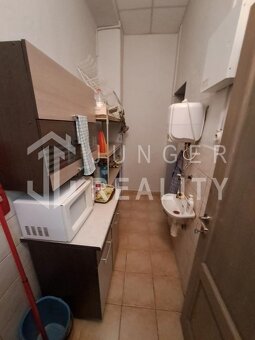 Na predaj nebytový priestor / obchod v centre Plešivca - 4