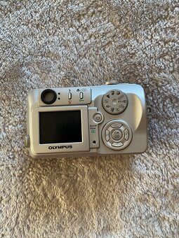 Olympus C-50 Zoom - 4