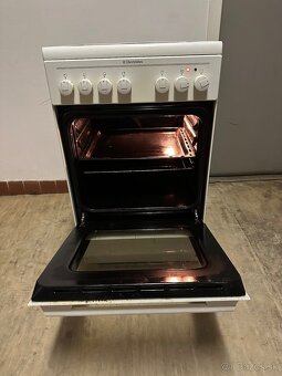 Elektricky sporak Elektrolux - 4