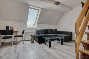 1 izbový byt v centre mesta, mezonet s parkovacím miestom - 4