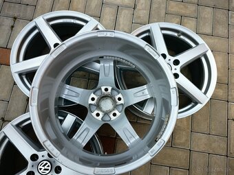 dezent- Audi,Mercedes,Škoda,Volkswagen,Seat 5x112 r17 - 4