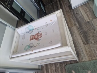 Prebaľovací pultík IKEA s podložkou - 4