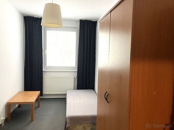 Samostatná izba v 4 izbovom byte (ROMANOVA) Petržalka - 4