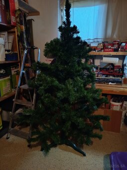 Umelý vianočný stromček. - 4