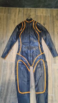 Latexovy catauit čierno - oranžový - 4