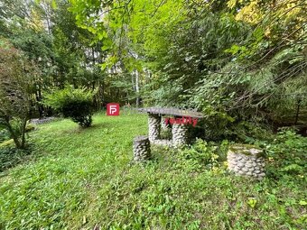 Ježidedko-Ježibabka s MHD - veľká murovaná chata nad Ruskou. - 4