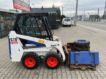 Šmykovy nakladač Bobcat 453, 2 lyžice 2 páry kolies UNC - 4