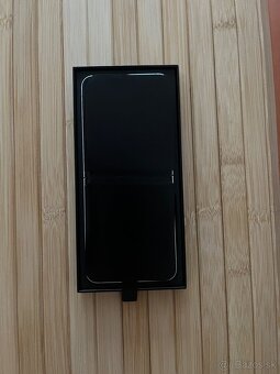 Samsung Galaxy Z Flip 6 - 4