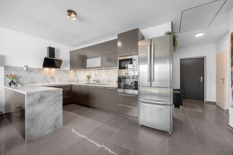 Na predaj 3,5 izbový rodinný dom Lehnice, časť Malý Lég - 4