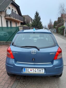 TOYOTA YARIS - 4
