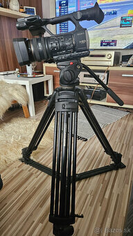 Sony HDR-AX2000 AVCHD Camcorder PAL - 4