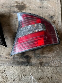 Svetla Subaru legacy - 4