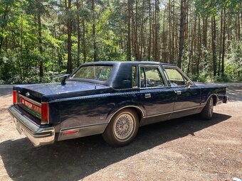 LINCOLN Town Car 1985 V8 - 4