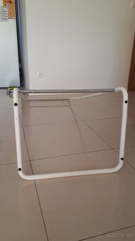 Predám kovový vešiak na oblečenie - 4