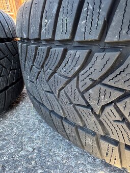 VW Passat 215/60R16 - 4