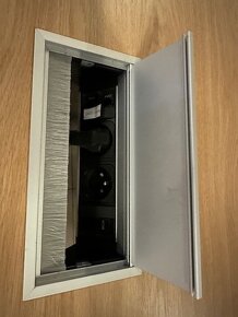prodám jednací stůl 200 x 90 cm s masivními dubovými nohami - 4